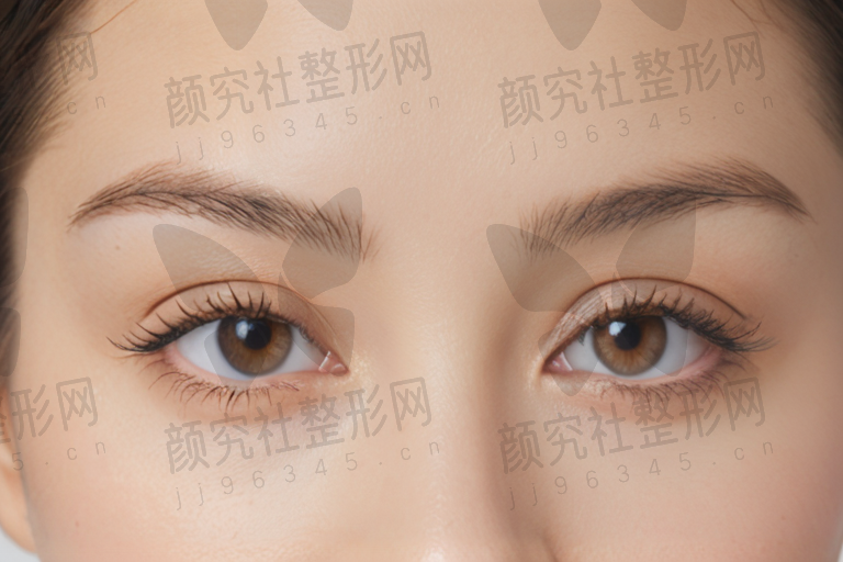 贵阳普瑞眼科医院杨士强儿童斜视手术10500元起，交通便利，方便就医