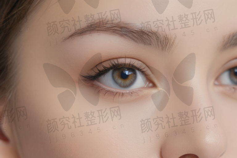 上海新视界东区眼科医院张晓琳晶体植入手术价格公布，散光治疗费用从3.51万元起至2025年