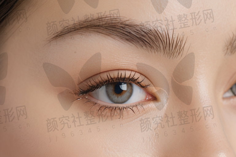 成都双楠医院眼科杨倩Smile全飞秒激光手术单眼8800元起，2025年新收费标准及优惠政策解读