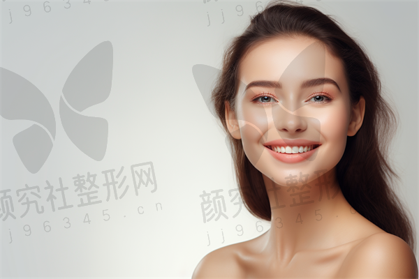 荆州中爱医疗整形美容门诊部推出韩风45度翘睫双眼皮术，原价6800元起，现优惠价仅需5800元起，机会难得，快来查看价目表，体验美丽的蜕变之旅！