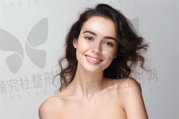 男性乳房肥大矫正，武汉汉秀医学美容医院现仅需4800元起，原价6800元起，优惠机会不容错过，赶紧来体验吧！