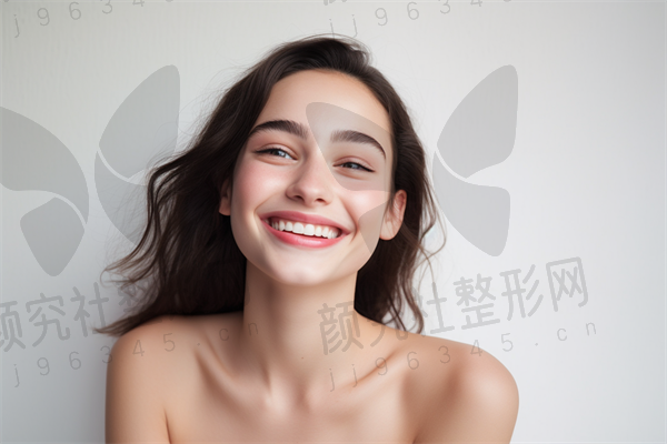 成都玉之光整形医院面部紧致针现价仅需2500元起，原价3000元起，限时优惠，赶快把握这个机会！