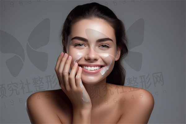 上海南山医院美容外科隆胸现价仅需29900元起，原价38800元起，限时优惠进行中！