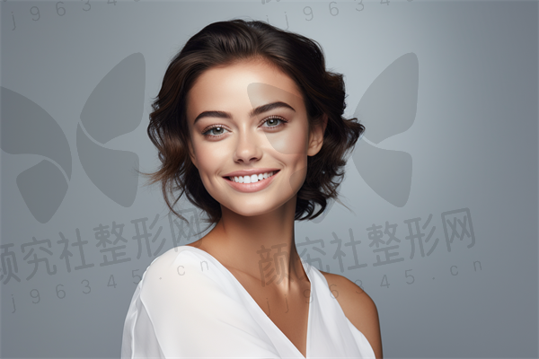 北京邦妍医疗美容门诊部自体脂肪移植隆胸收费现仅需15800元起，原价18800元起，限时优惠，抓住机会，尽享美丽蜕变！